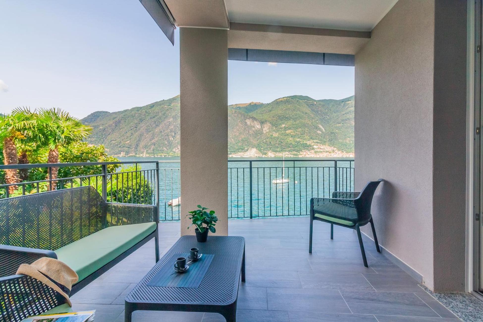 Ninfea Apartments By Wonderful Italy Lezzeno Bagian luar foto