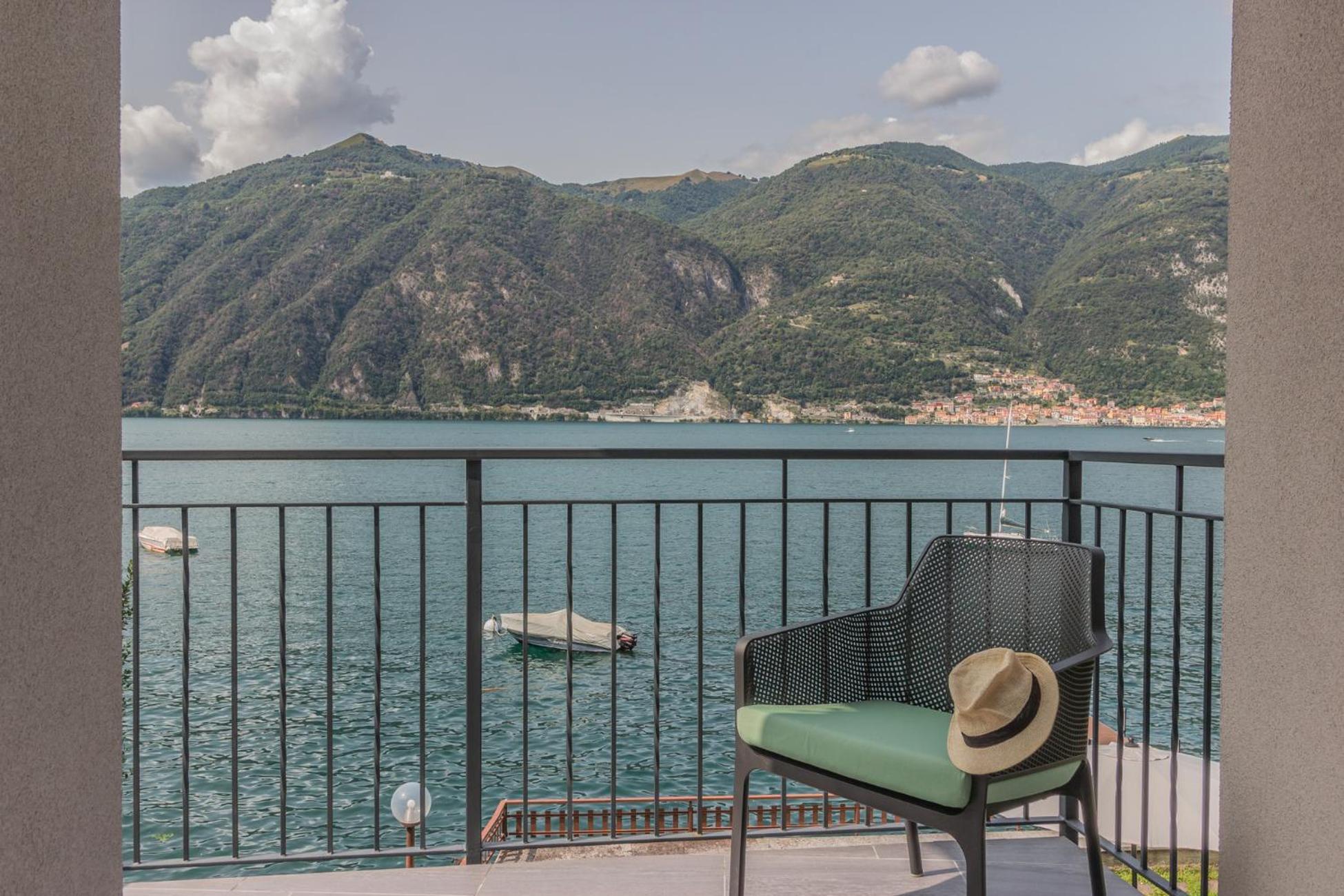 Ninfea Apartments By Wonderful Italy Lezzeno Bagian luar foto